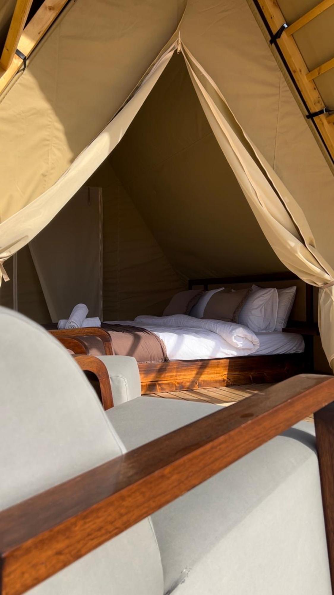 ホテル Adventurer Camp Al Wāşil エクステリア 写真