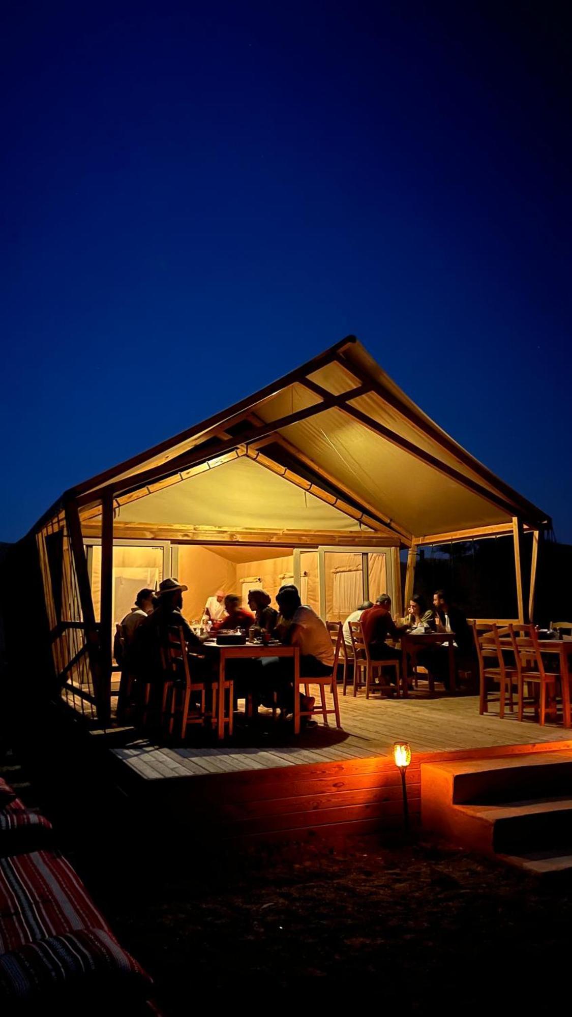 ホテル Adventurer Camp Al Wāşil エクステリア 写真